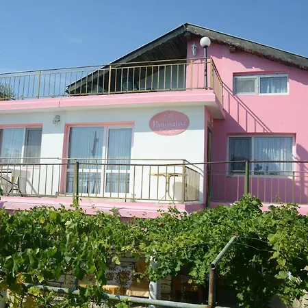 Panorama Apartment *